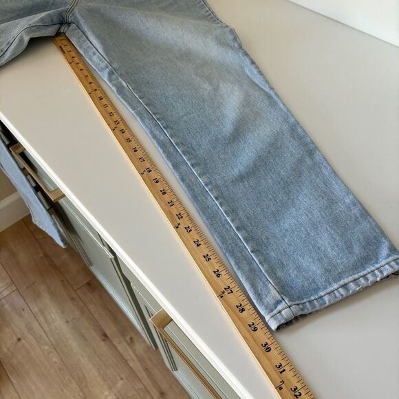 Bill Blass Women’s Vintage High Rise Easy Fit Light Wash Mom Jeans Sz 14 - Picture 10 of 10
